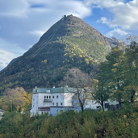 Apartmán Bakkebo Rampestreken Åndalsnes Exteriér fotografie